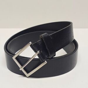 Banana Republic Black Leather Classic Minimalist Belt Size 40 Unisex